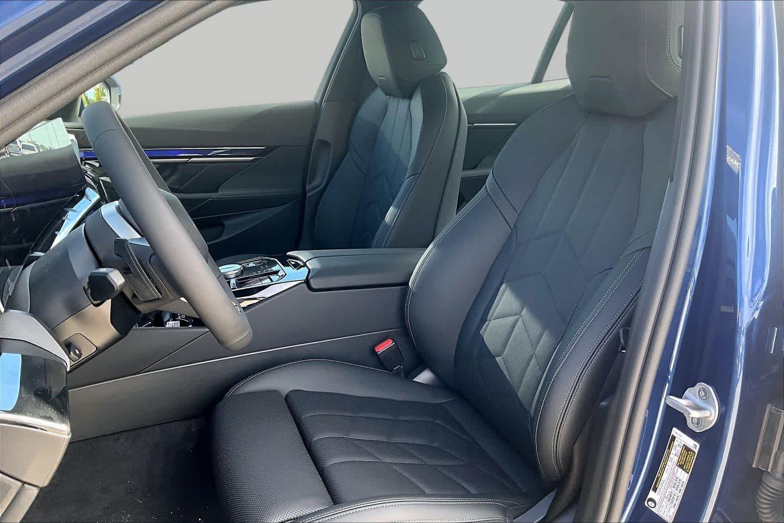Used 2027 Phytonic Blue Metallic BMW 530i image 9