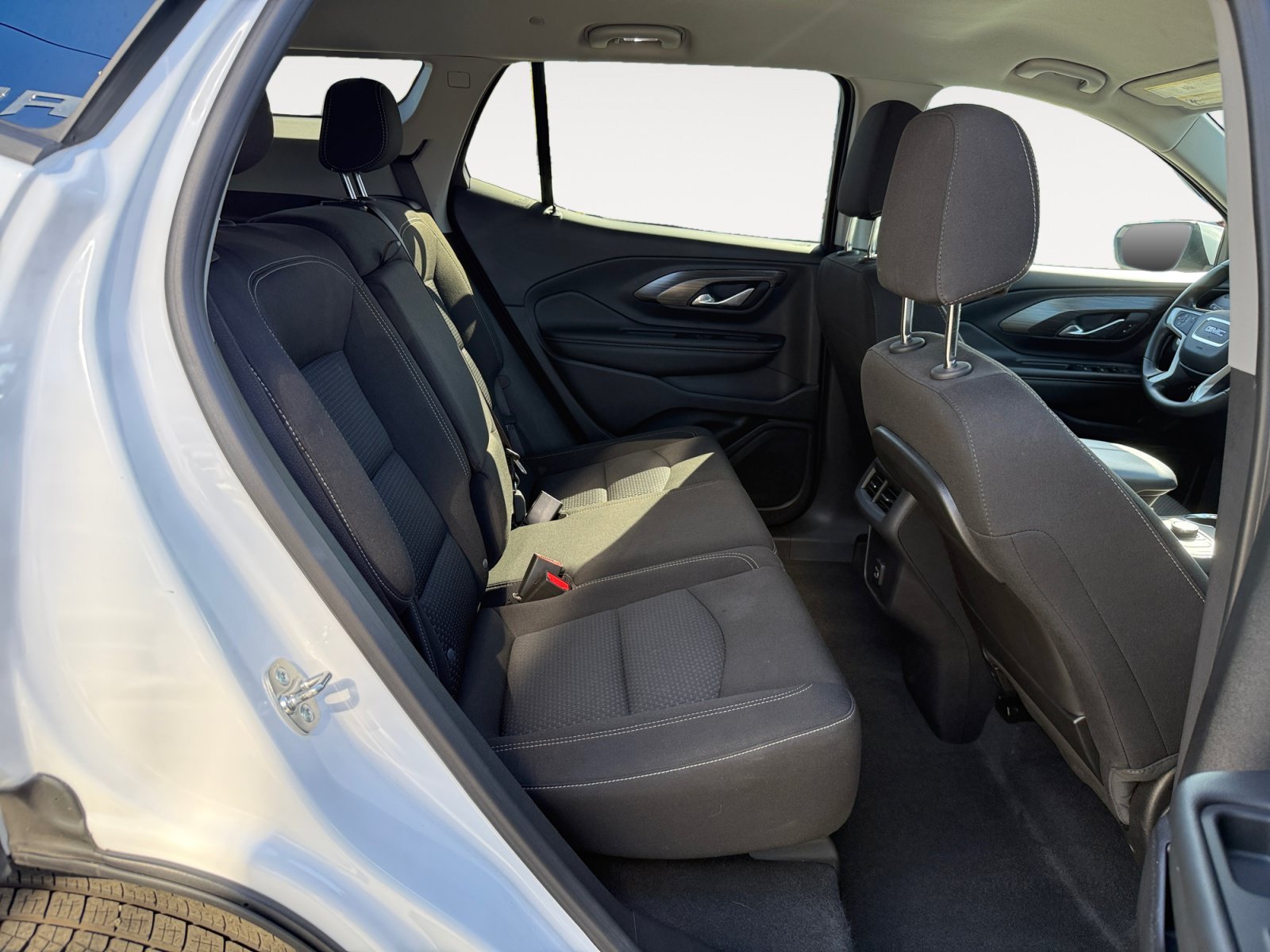 Used 2024 Summit White GMC SLE image 18