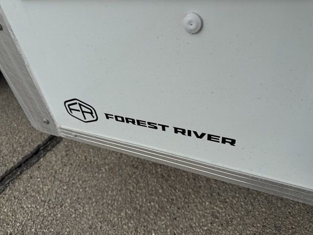 New 2025 Summit White Chevrolet 2WT image 11