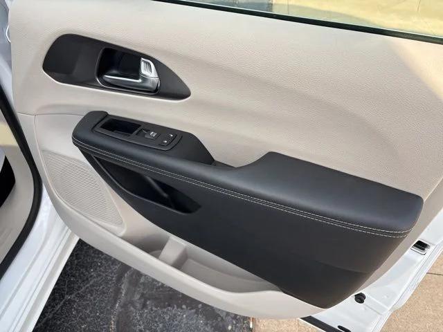 Used 2024 White Chrysler Touring L image 12