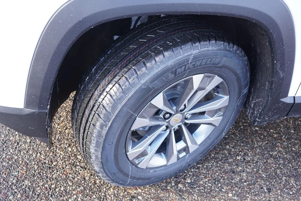 2026 Chevrolet Equinox LT - Photo 9