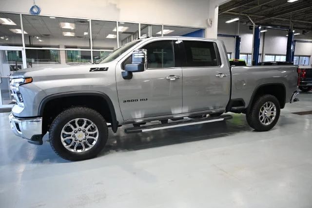 2026 Chevrolet Silverado 3500 HD LTZ - Photo 10