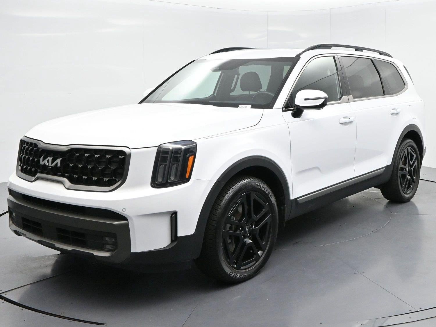Used 2023 Glacial White Pearl Kia SX X-Line image 3