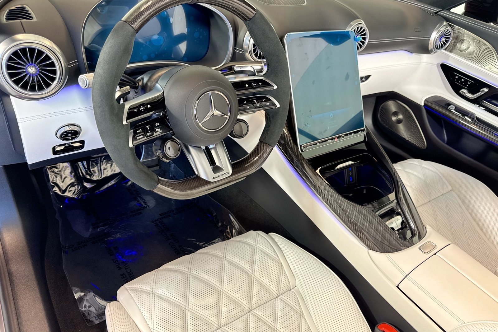 New 2026 MANUFAKTUR Patagonia Red Metallic Mercedes-Benz AMG® SL 55 image 9