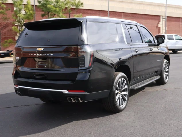 2026 Chevrolet Suburban High Country - Photo 36