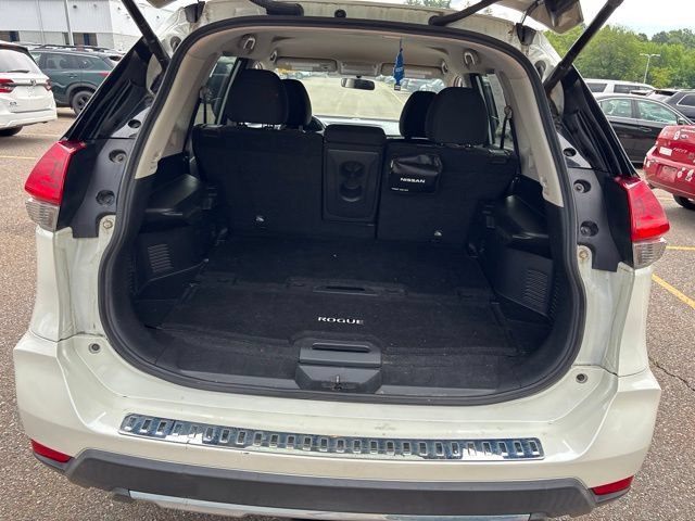 Used 2018 Pearl White Nissan SV image 9