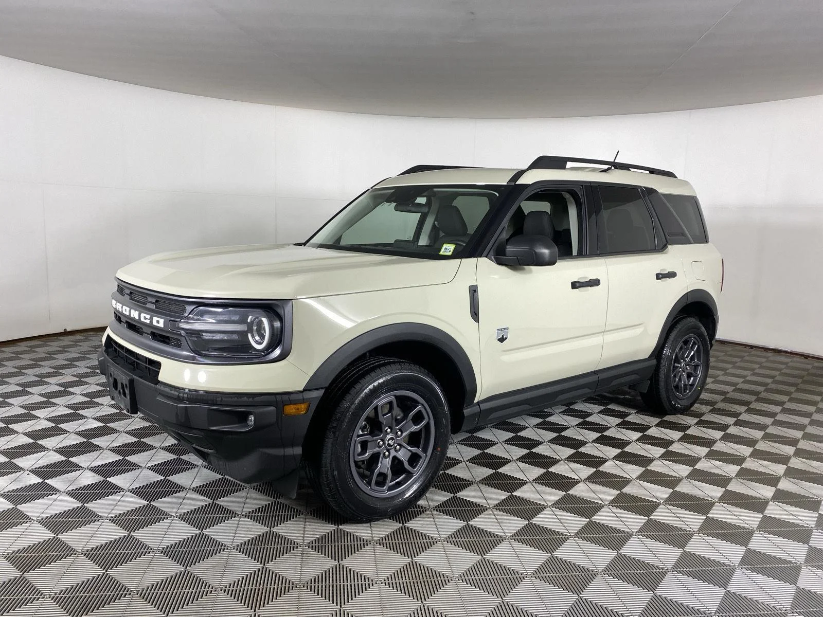 Used 2024 Desert Sand Ford Big Bend image 13