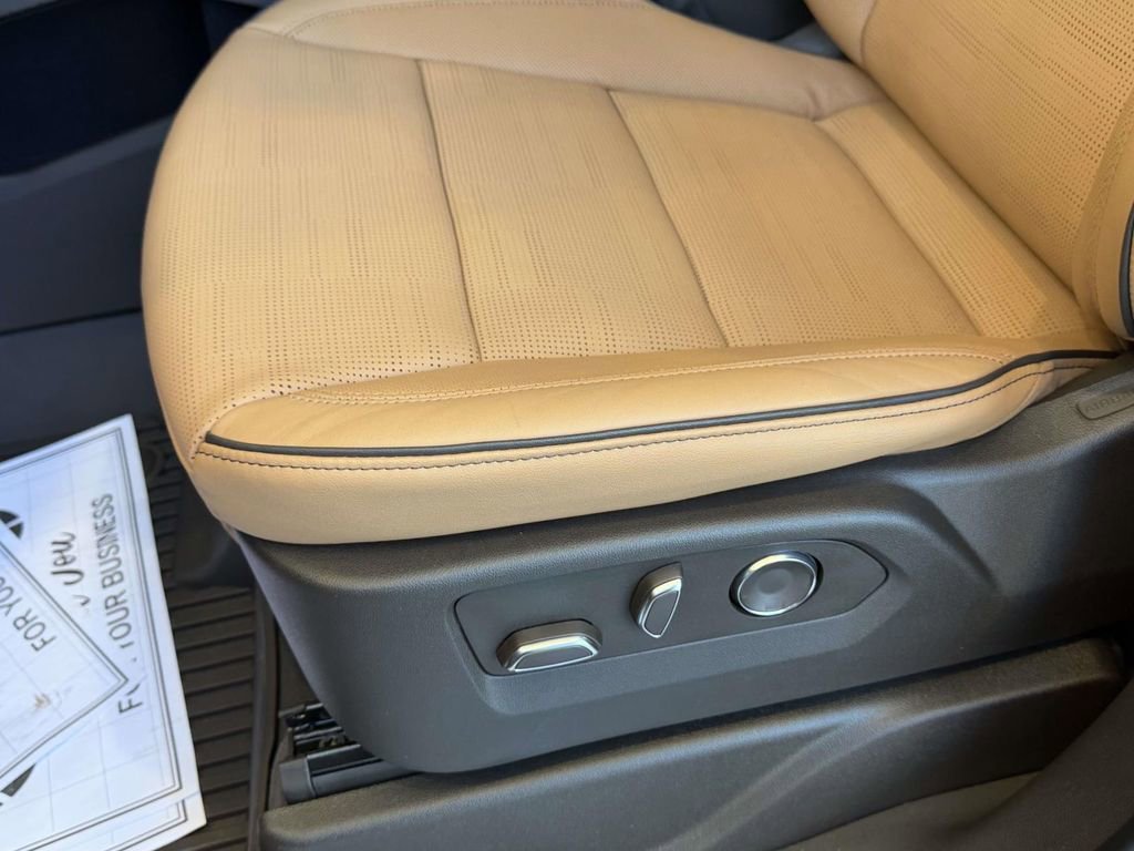 2026 Cadillac Escalade ESV Luxury - Photo 16