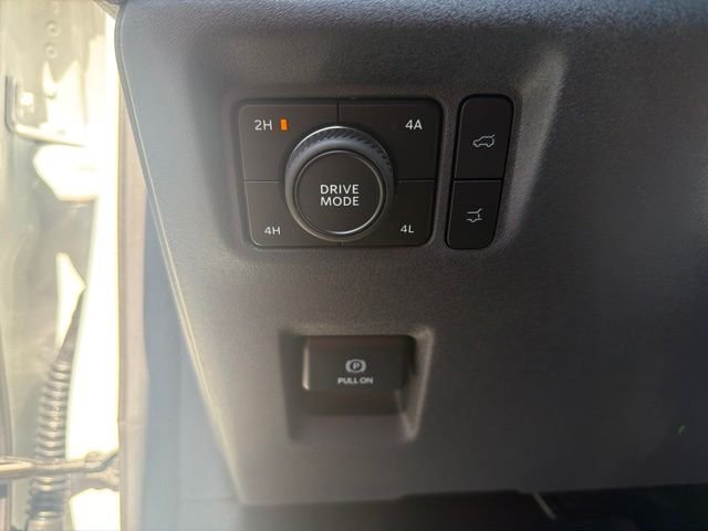 New 2027 Star White Metallic Tri-Coat Ford MAX Platinum image 13