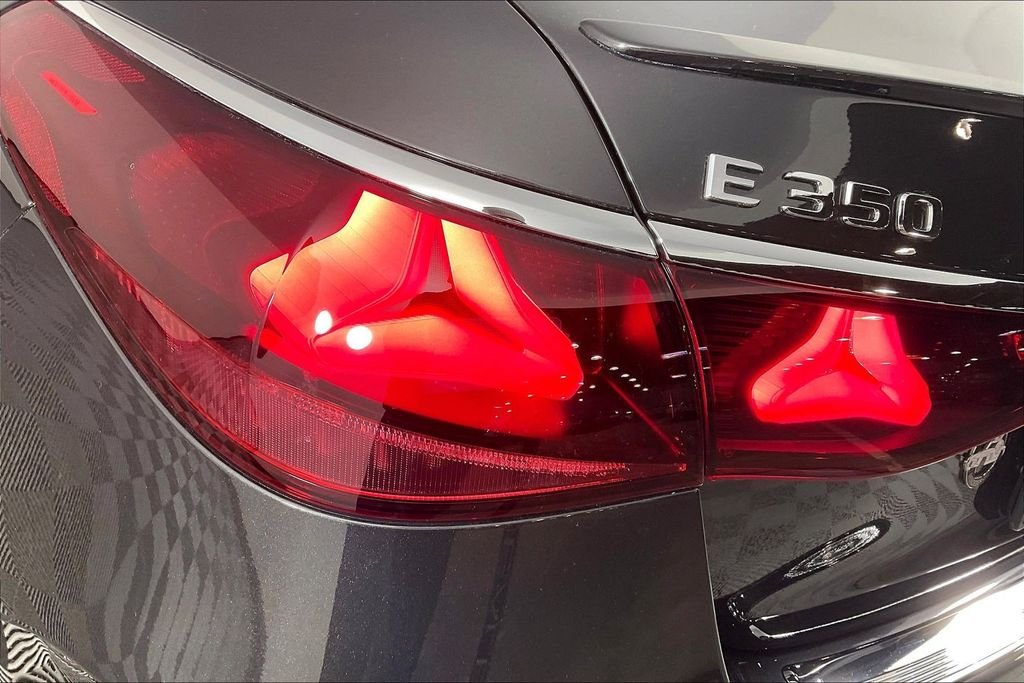 2026 Mercedes-Benz E-Class E350 - Photo 24