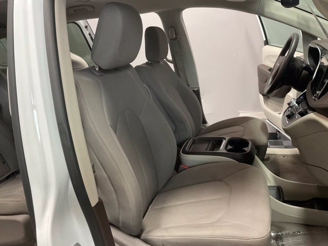Certified Used 2021 Bright White Clearcoat Chrysler Touring image 22