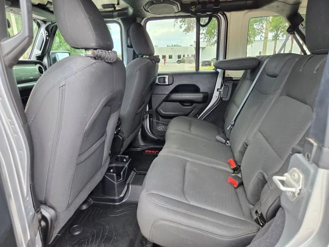 Certified Used 2019 Silver Jeep Unlimited Sahara image 14