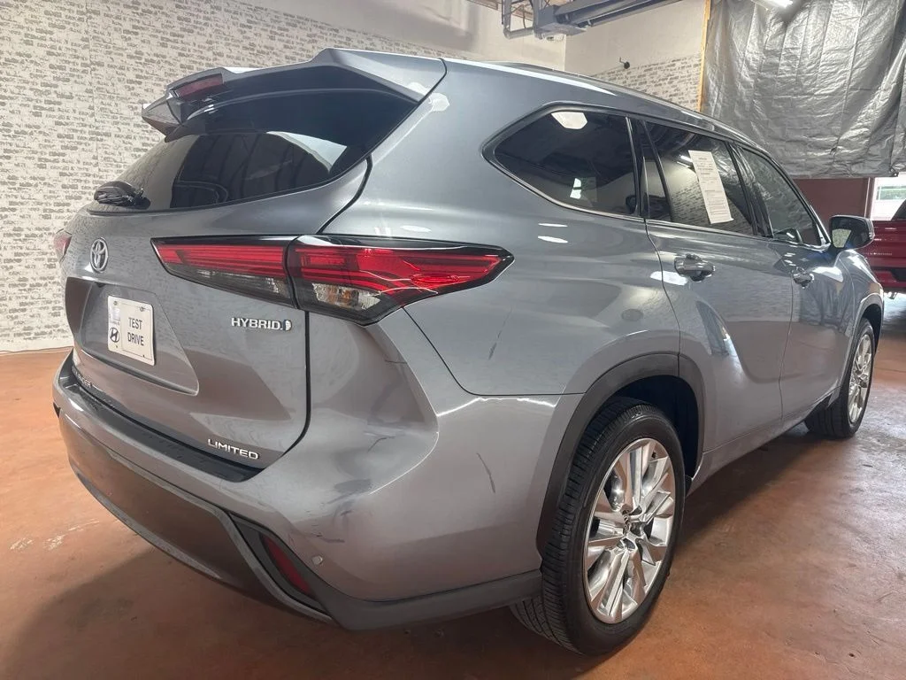 Used 2023 Moon Dust Toyota Limited image 7