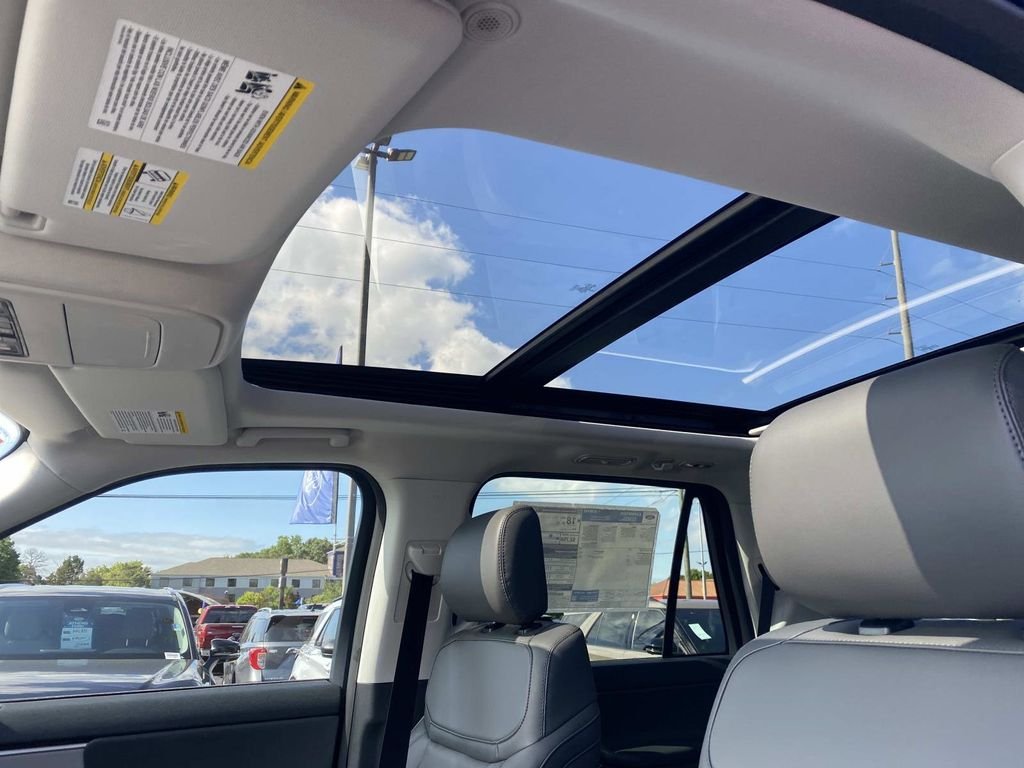 New 2026 Dark Matter Gray Metallic Ford Active image 13