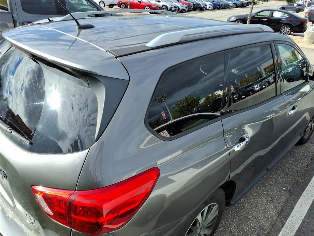 Used 2017 Gray Nissan SV image 13