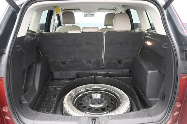 Used 2016 Orange Ford SE image 30