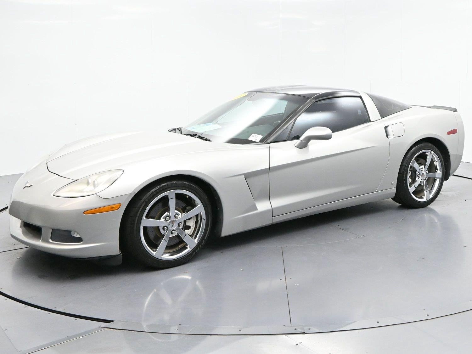 Used 2008 Machine Silver Metallic Chevrolet Base image 3