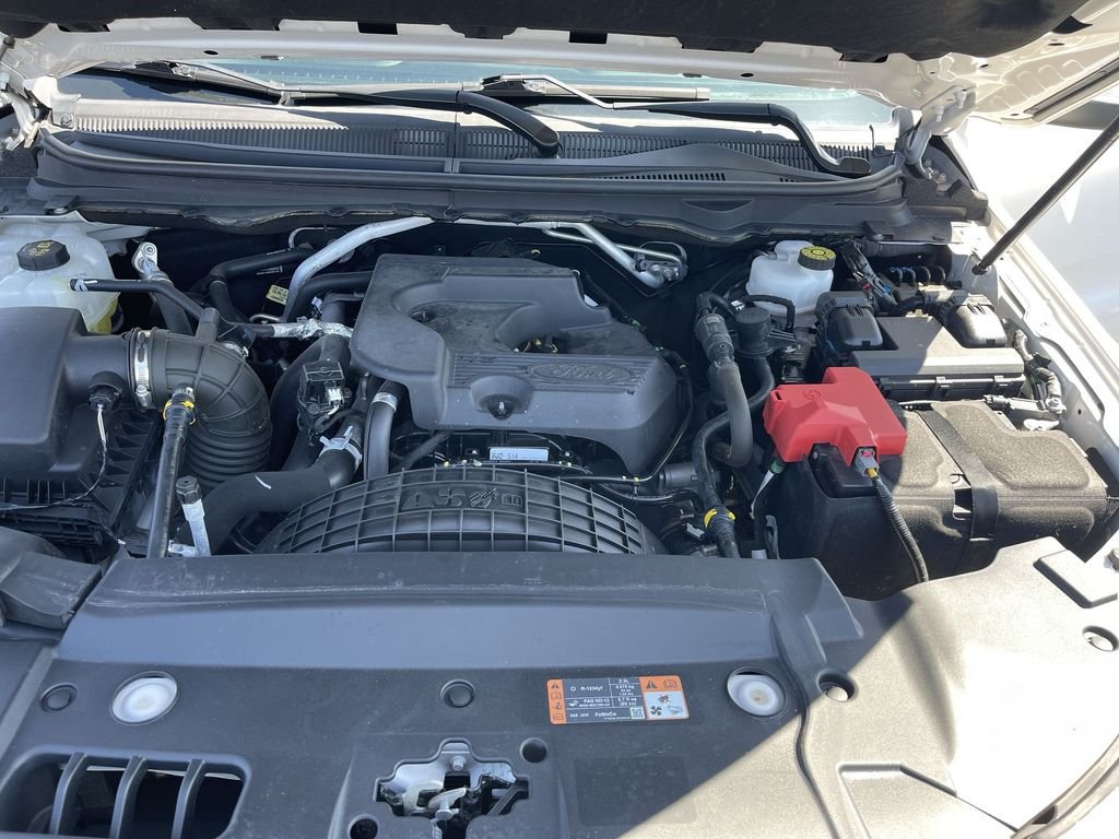 Used 2020 White Ford Lariat image 25