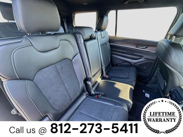 New 2027 White Jeep Laredo Altitude image 24