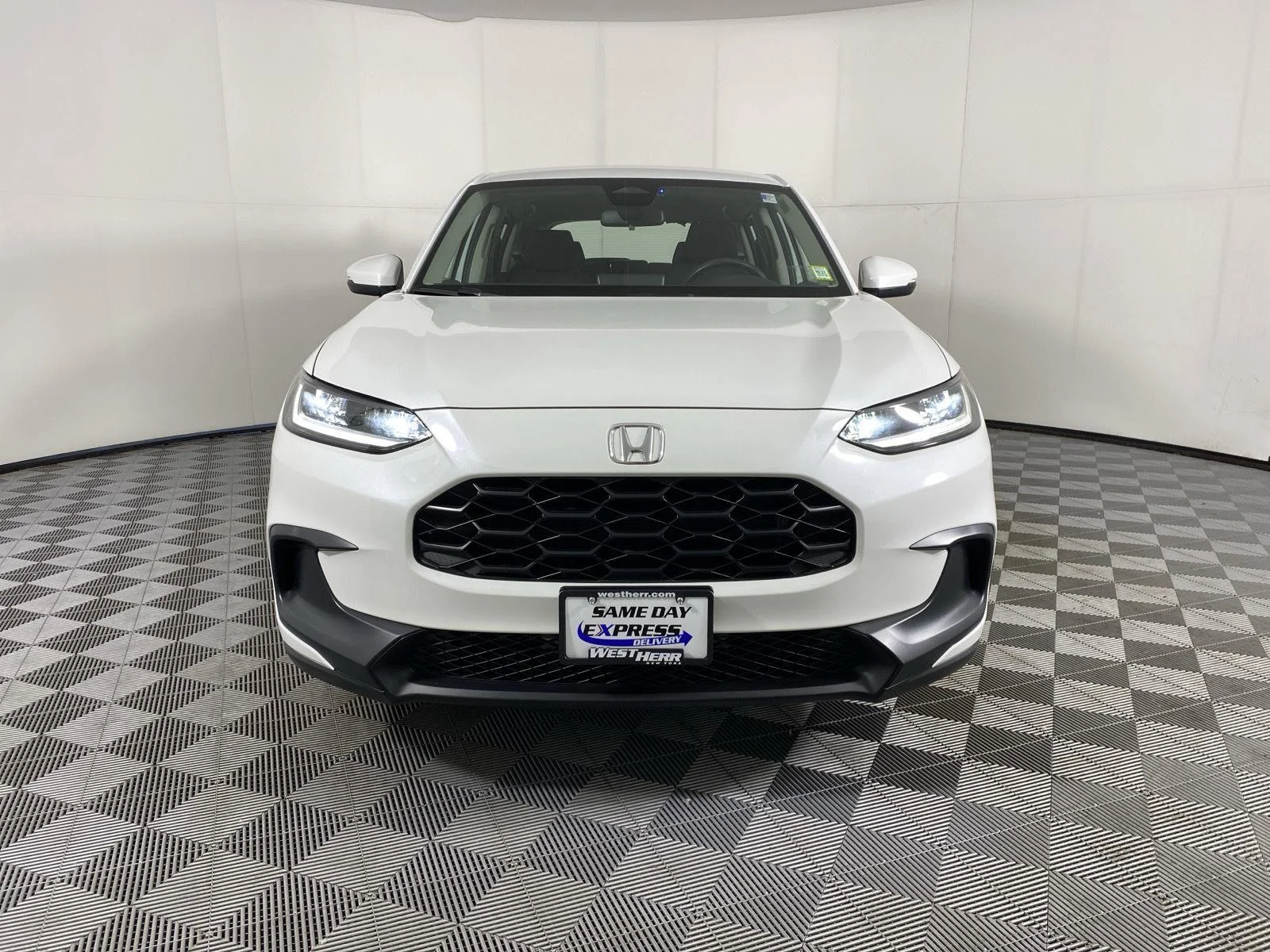 Used 2023 Platinum White Pearl Honda LX image 2
