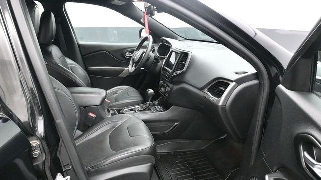 Used 2021 Black Jeep Latitude Lux image 10