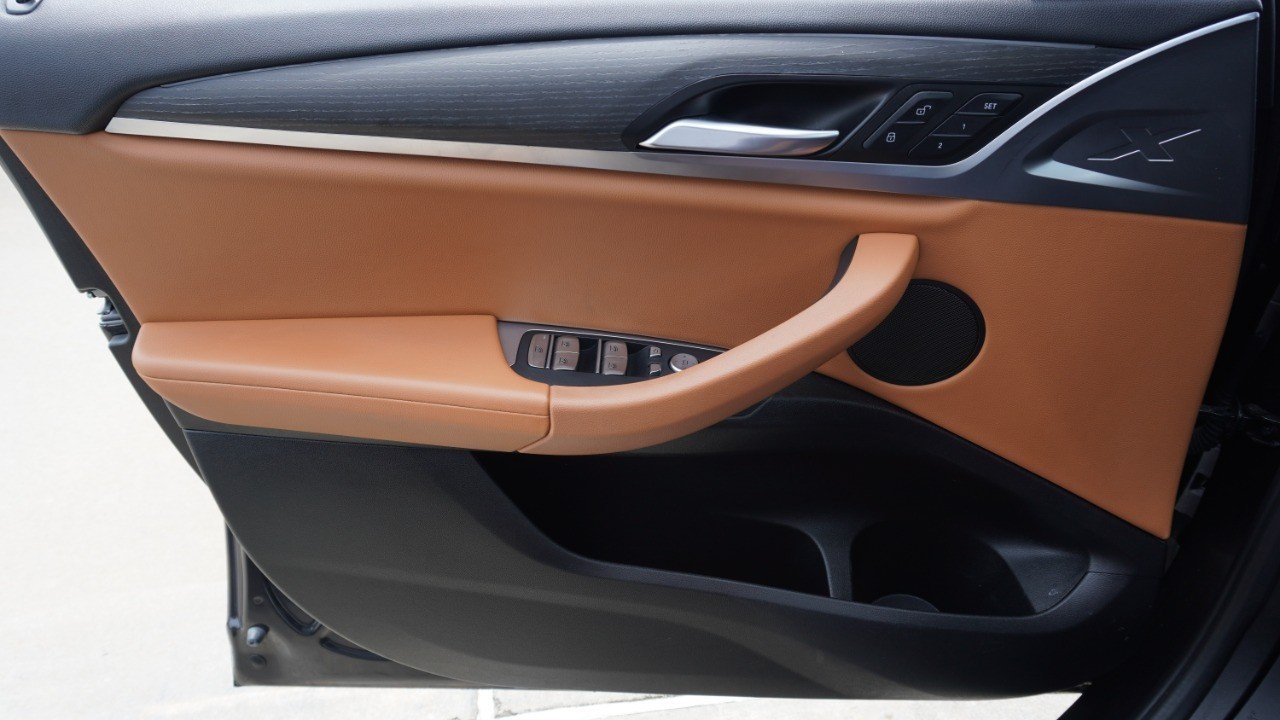 Used 2022 Gray BMW sDrive30i image 21