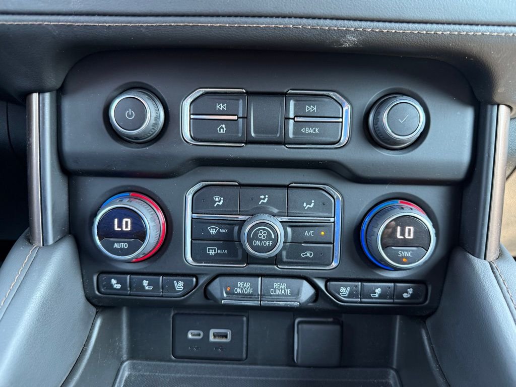 Used 2022 Red Chevrolet High Country image 31