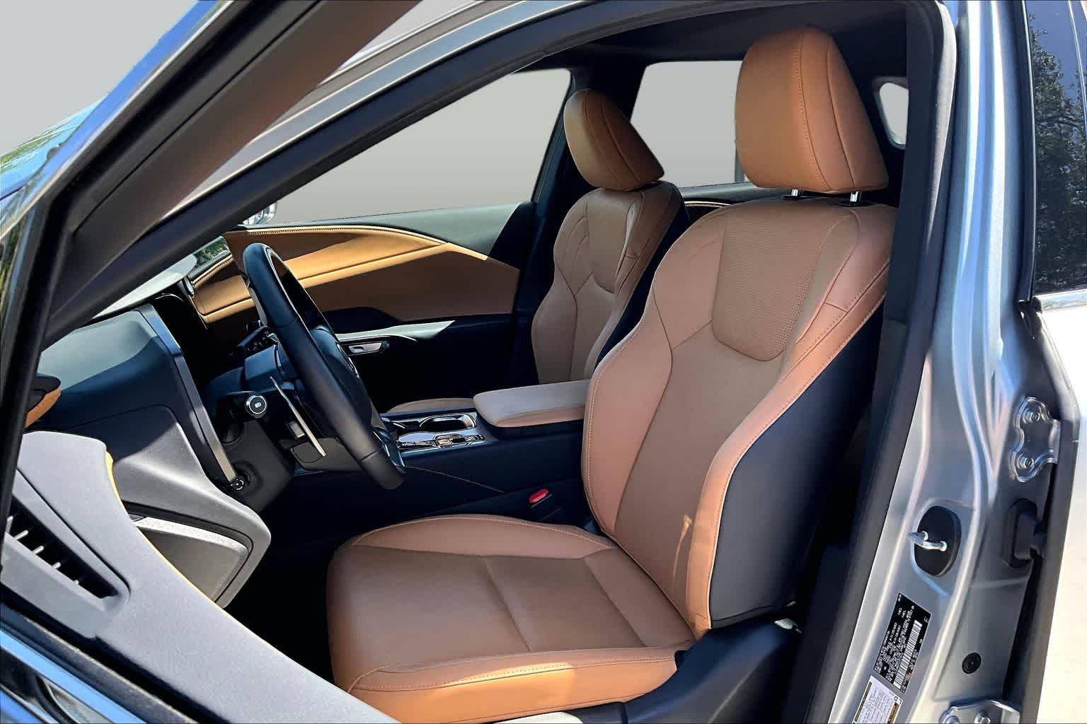 Used 2025 Iridium Lexus  image 8