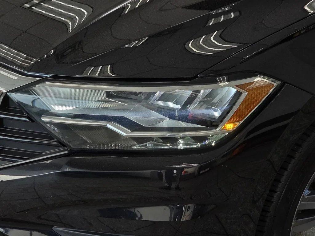 Certified Used 2021 Deep Black Pearl Effect Volkswagen R-Line image 28