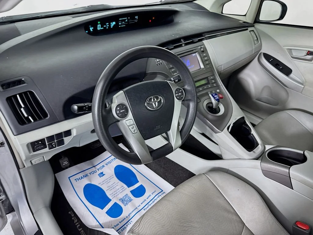 Used 2014 Classic Silver Metallic Toyota Three image 10