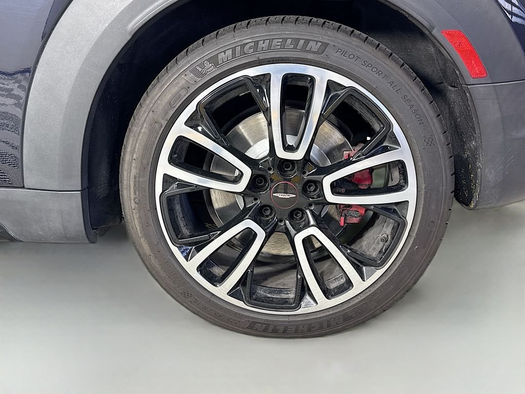 Used 2021 Black MINI Base image 32