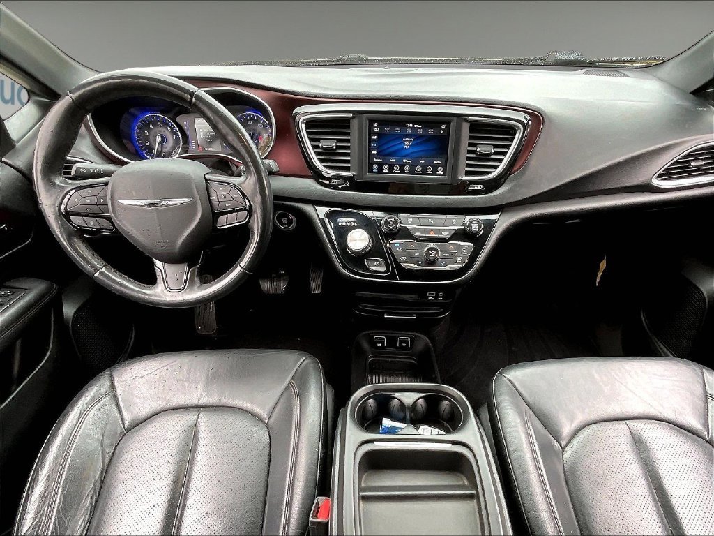 Used 2020 Bright White Clearcoat Chrysler Touring L image 21