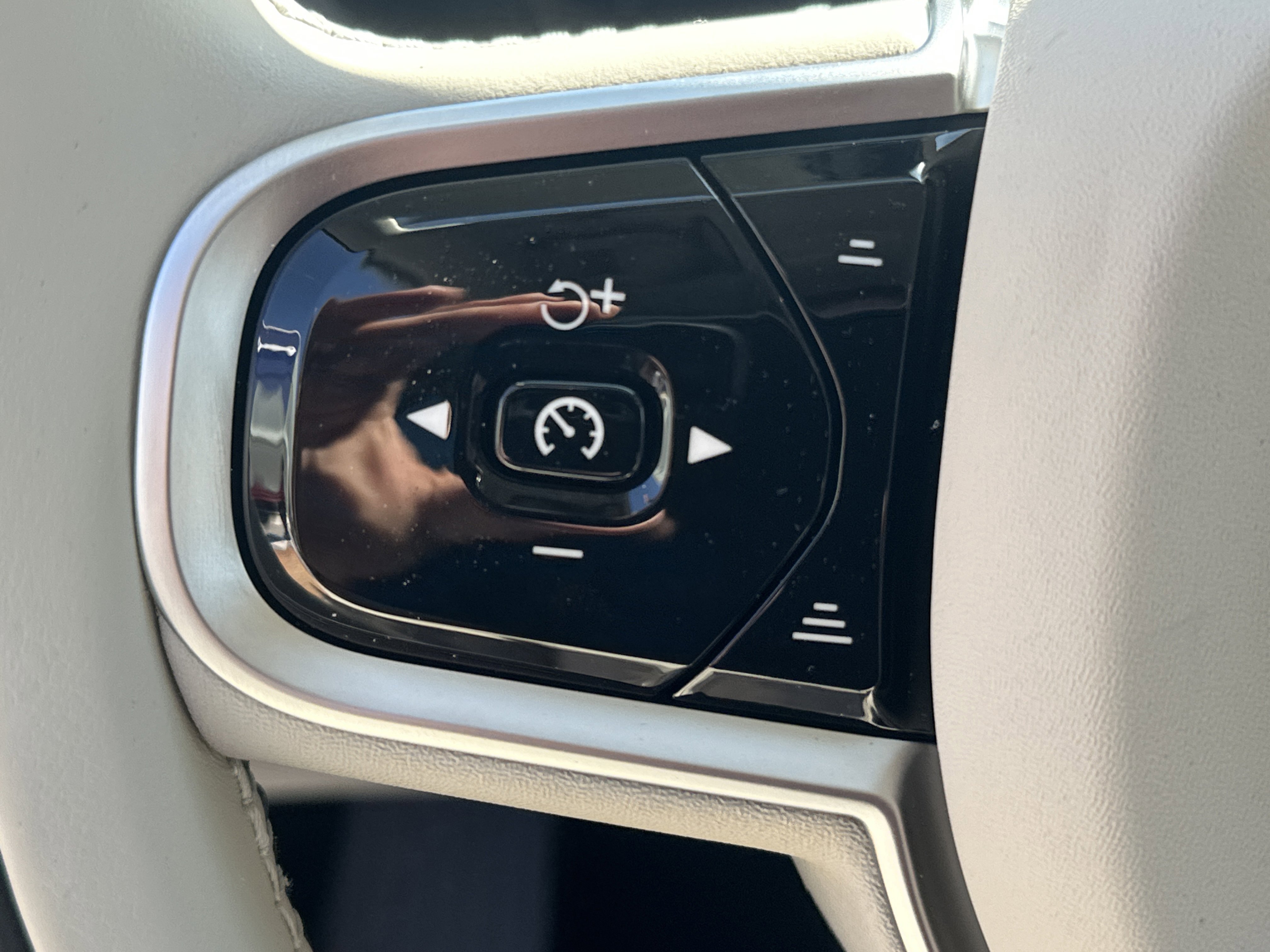 New 2026 Crystal White Volvo Ultra image 19