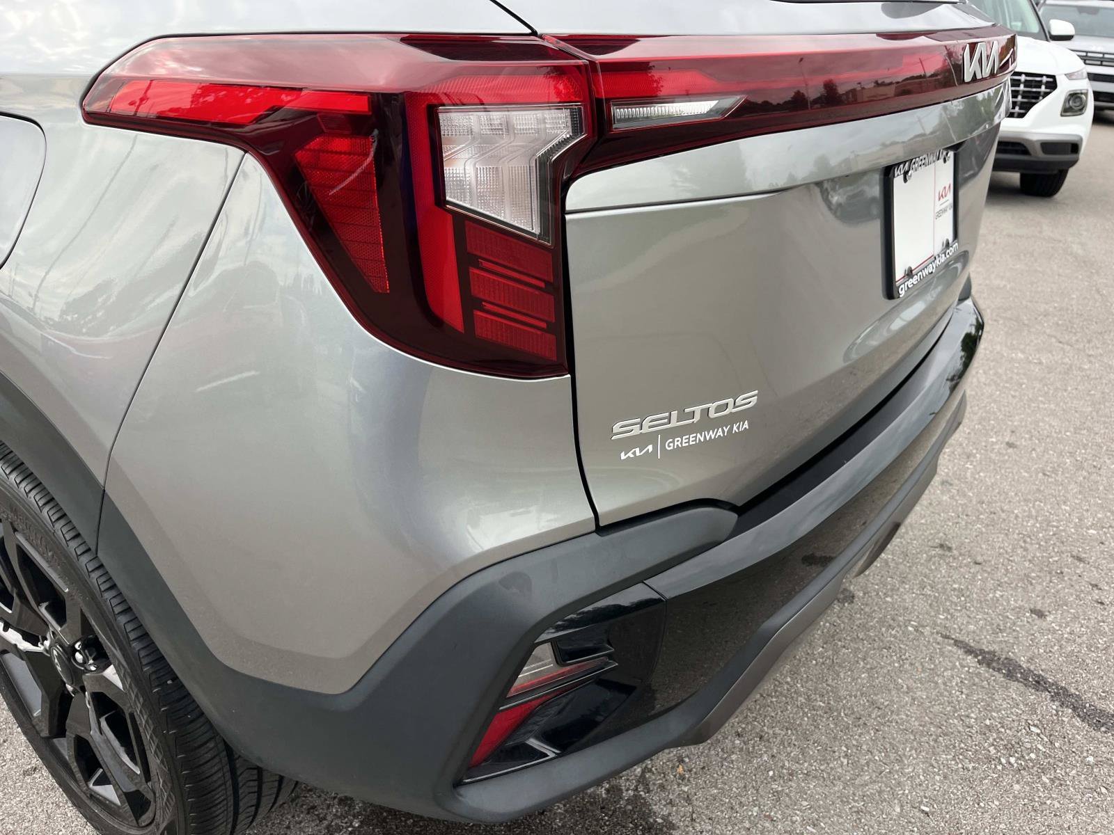Used 2024 Steel Gray Kia X-Line image 10