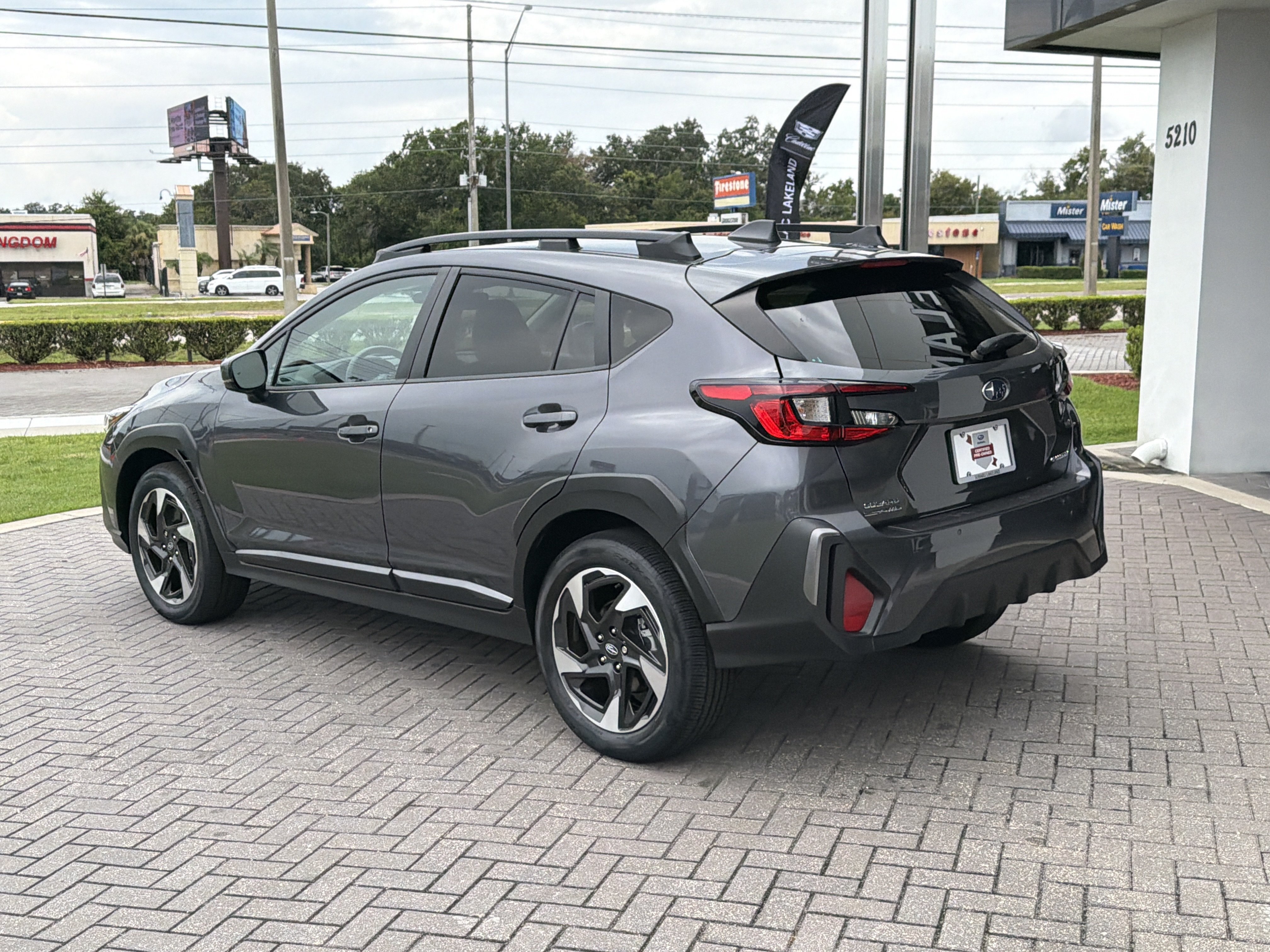 Certified Used 2025 Magnetite Gray Metallic/Crystal Black Silica Subaru Limited image 4