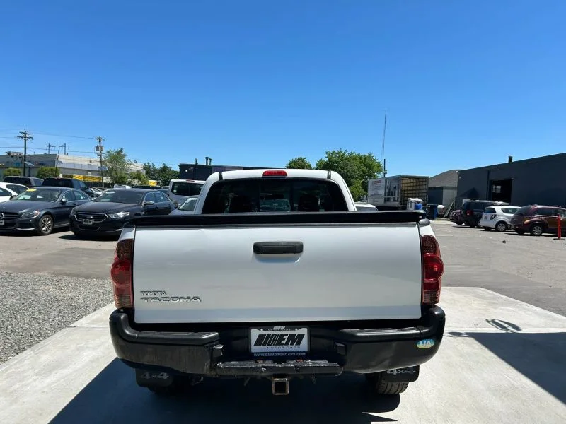 Used 2015 White Toyota Pickup 4D 6 ft image 47