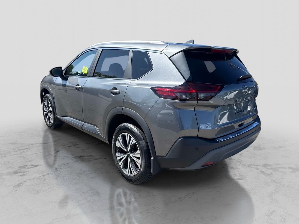 Used 2023 Gray Nissan SV image 3