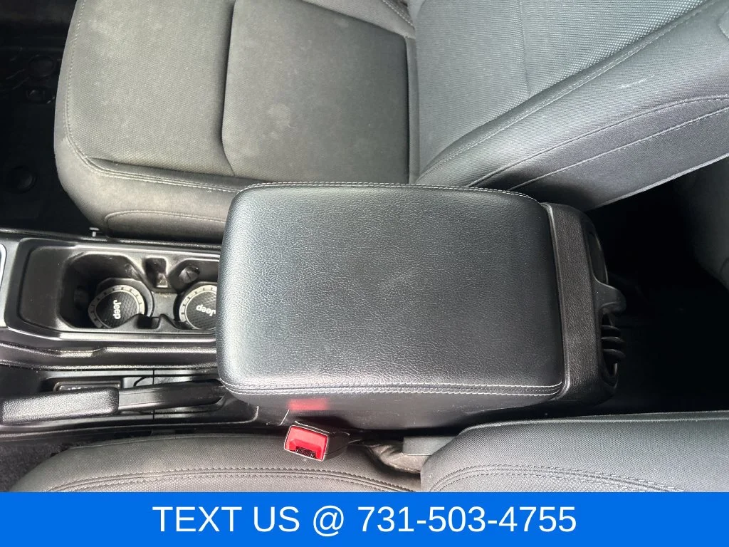 Used 2018 White Jeep Unlimited Sahara image 27
