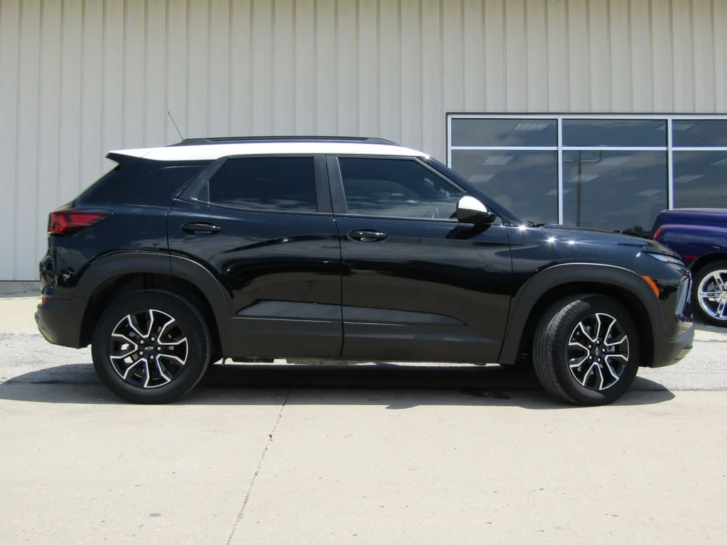 Used 2025 Black Chevrolet ACTIV image 2