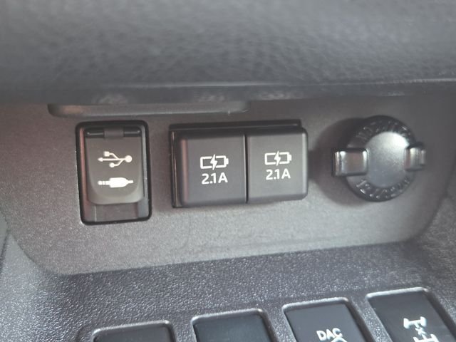 Used 2019 White Toyota XLE image 11