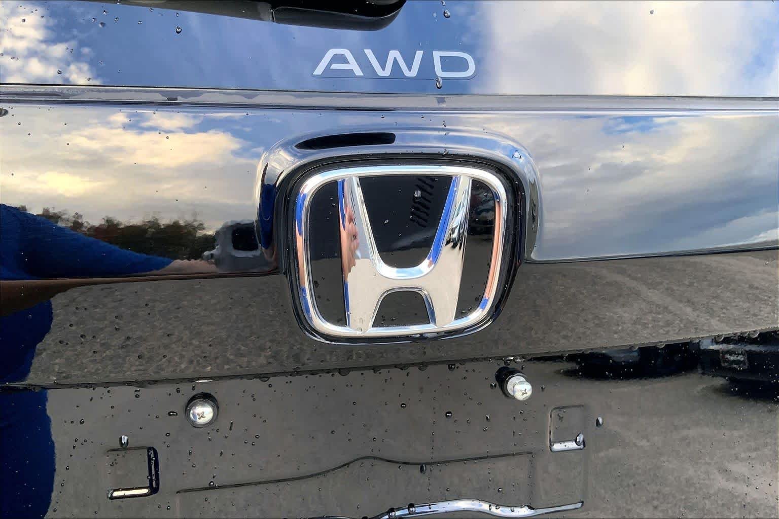 Certified Used 2025 Crystal Black Pearl Honda EX image 33