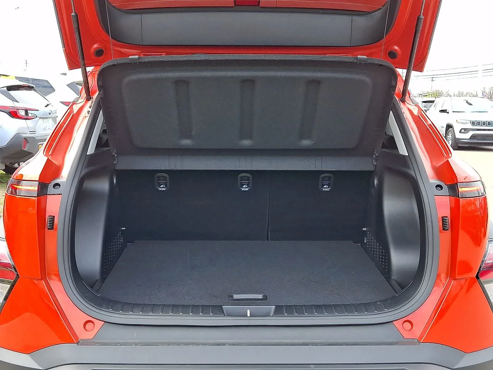 Used 2025 Soultronic Orange Pearl Hyundai SEL image 27