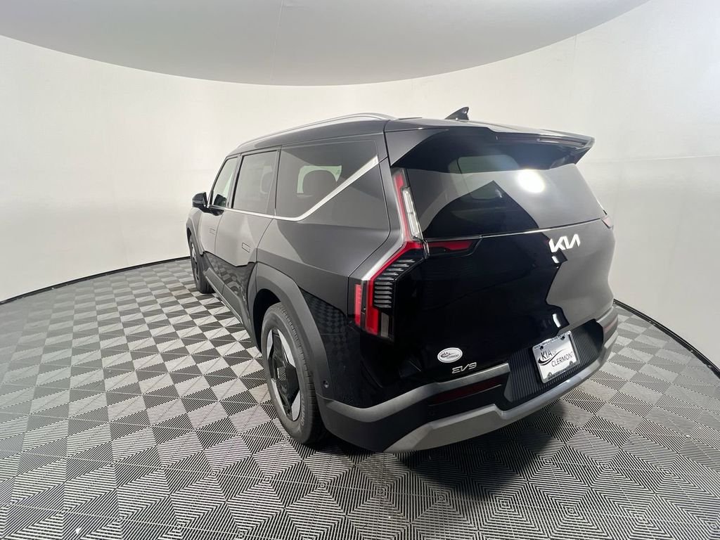 New 2026 Ebony Black Kia Wind AWD image 6