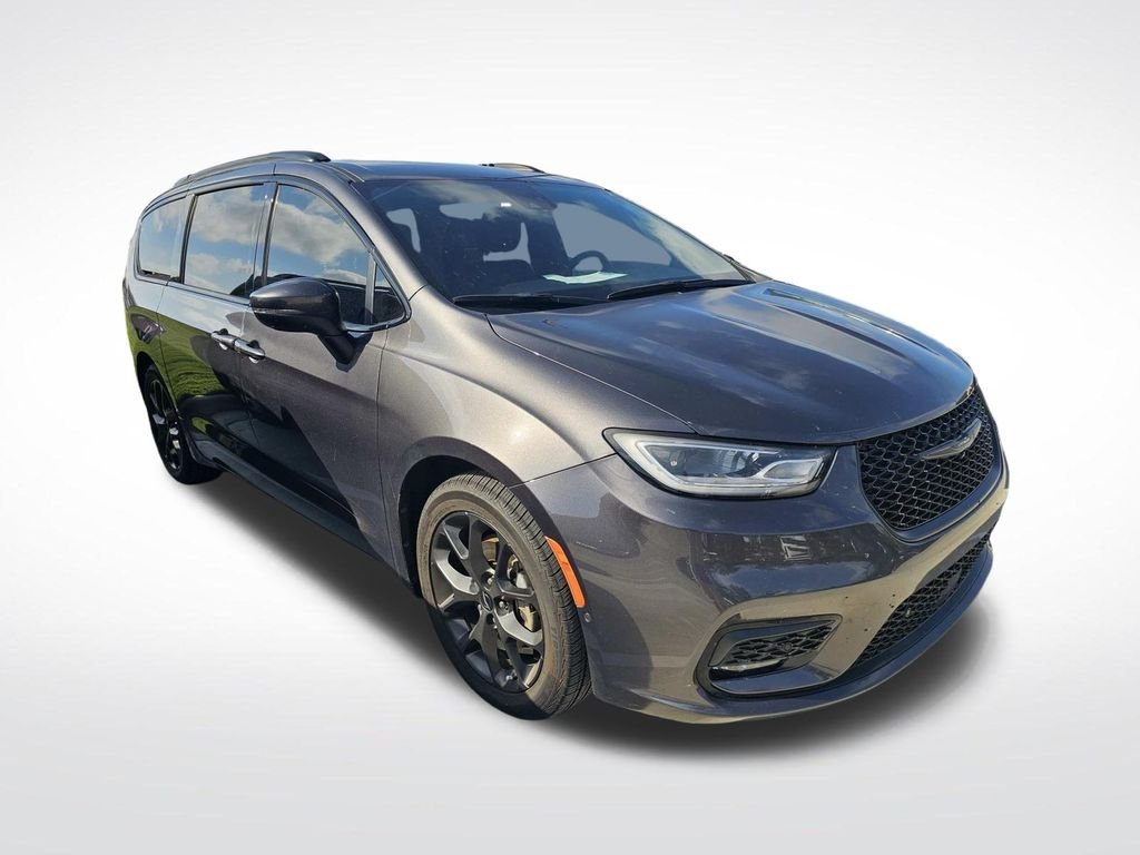 Used 2023 Gray Chrysler Touring L image 2
