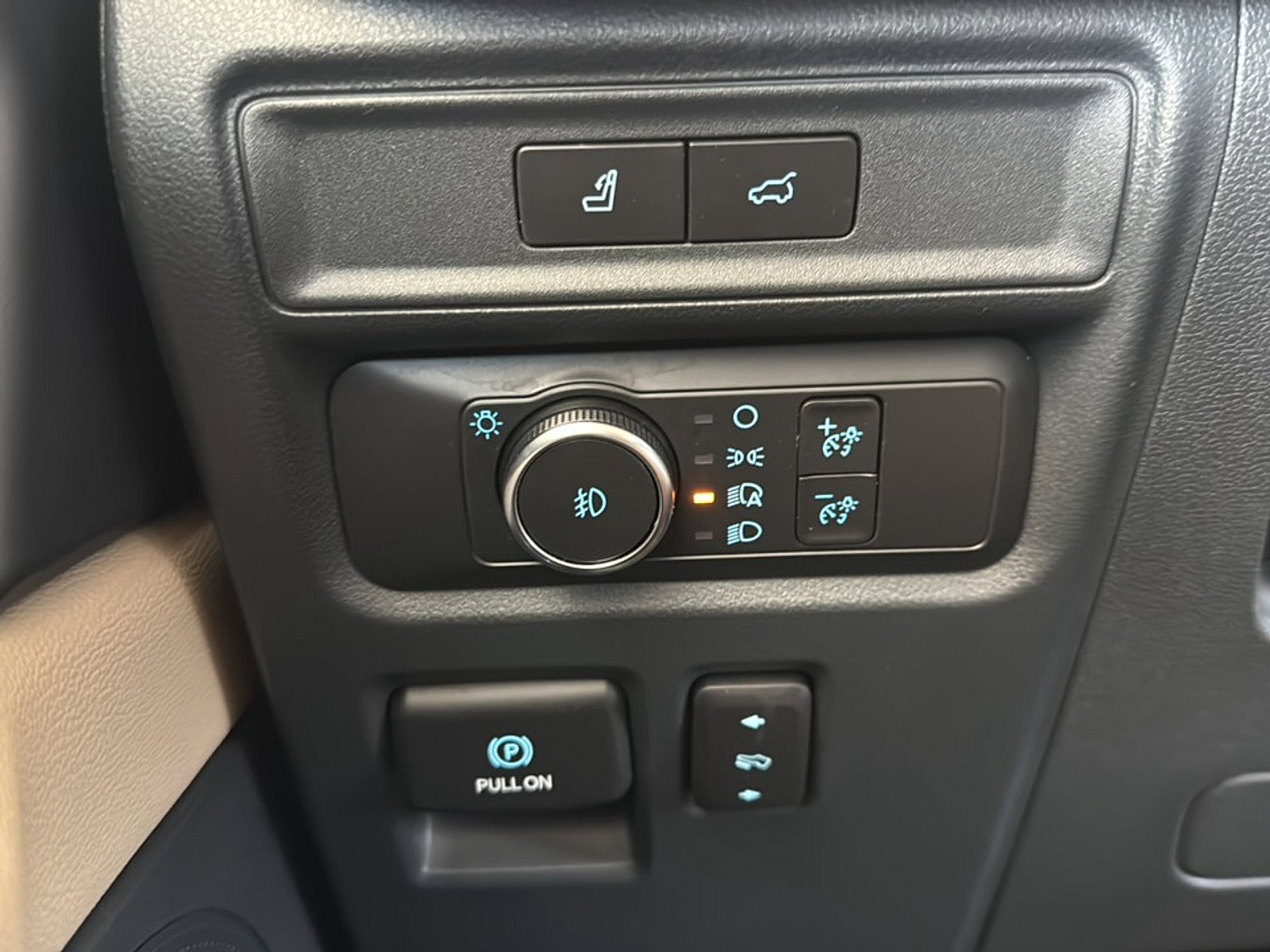 Used 2022 Star White Metallic Tri Coat Ford XLT image 32