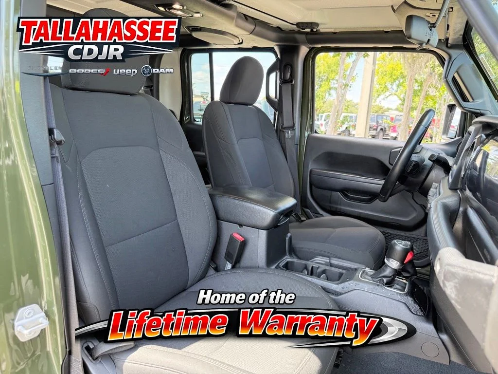 Used 2022 Green Clearcoat Jeep Sport image 29