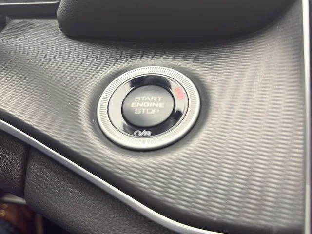 Used 2024 White Jeep Altitude image 17