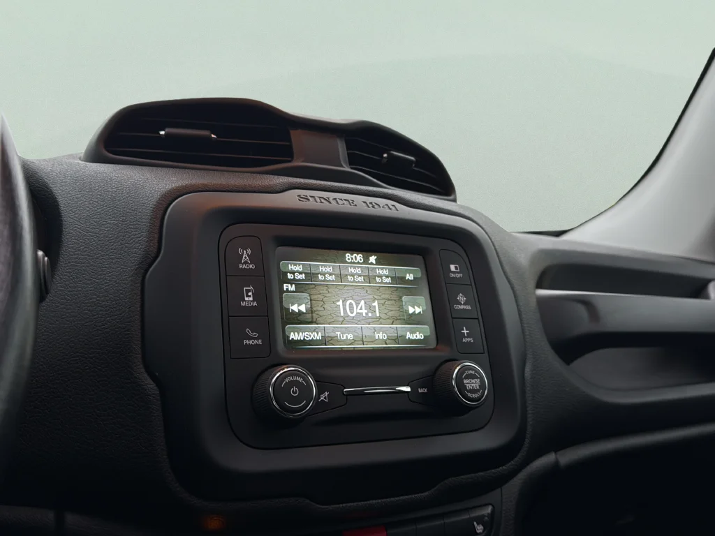 Used 2016 Alpine White Jeep Trailhawk image 12