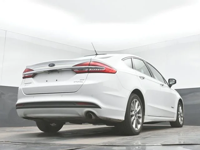 Used 2017 Oxford White Ford SE image 33