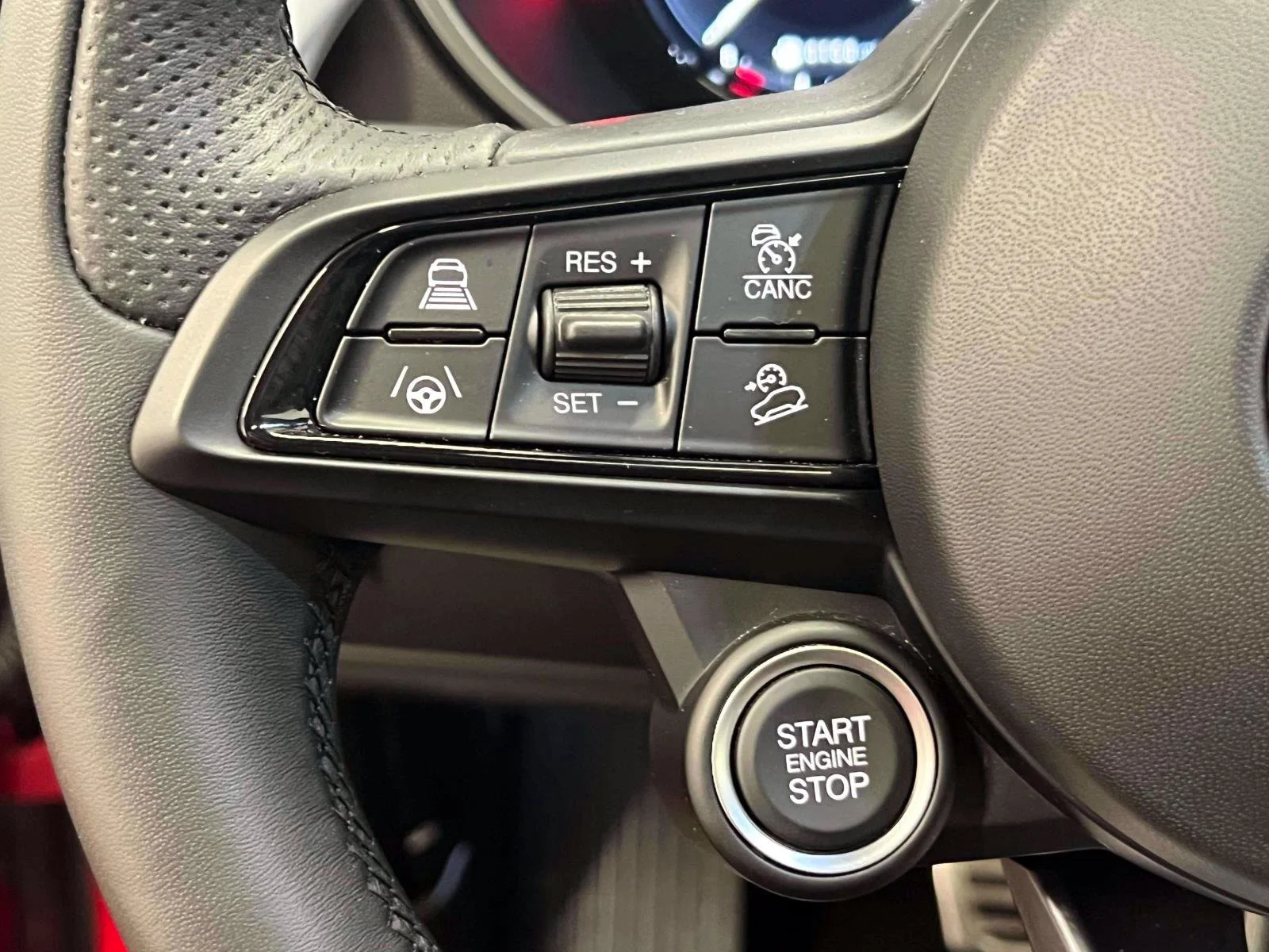 2025 Alfa Romeo Stelvio Special Edition - Photo 22